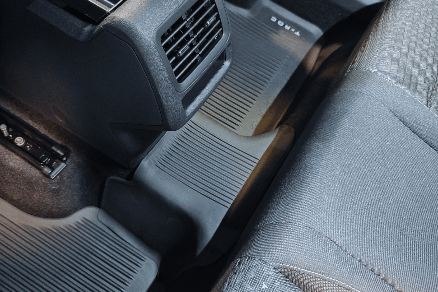VW T-Roc 2026 Rubber Floor Mats - Image 7